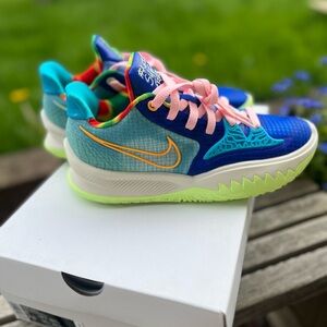 Nike Sue Bird x Kyrie 4 Low Dynasty
